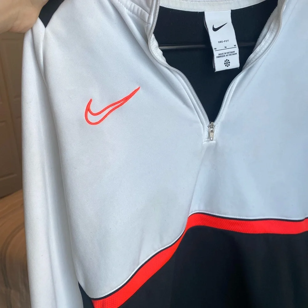 Nike pullover - Picture 3 of 3
